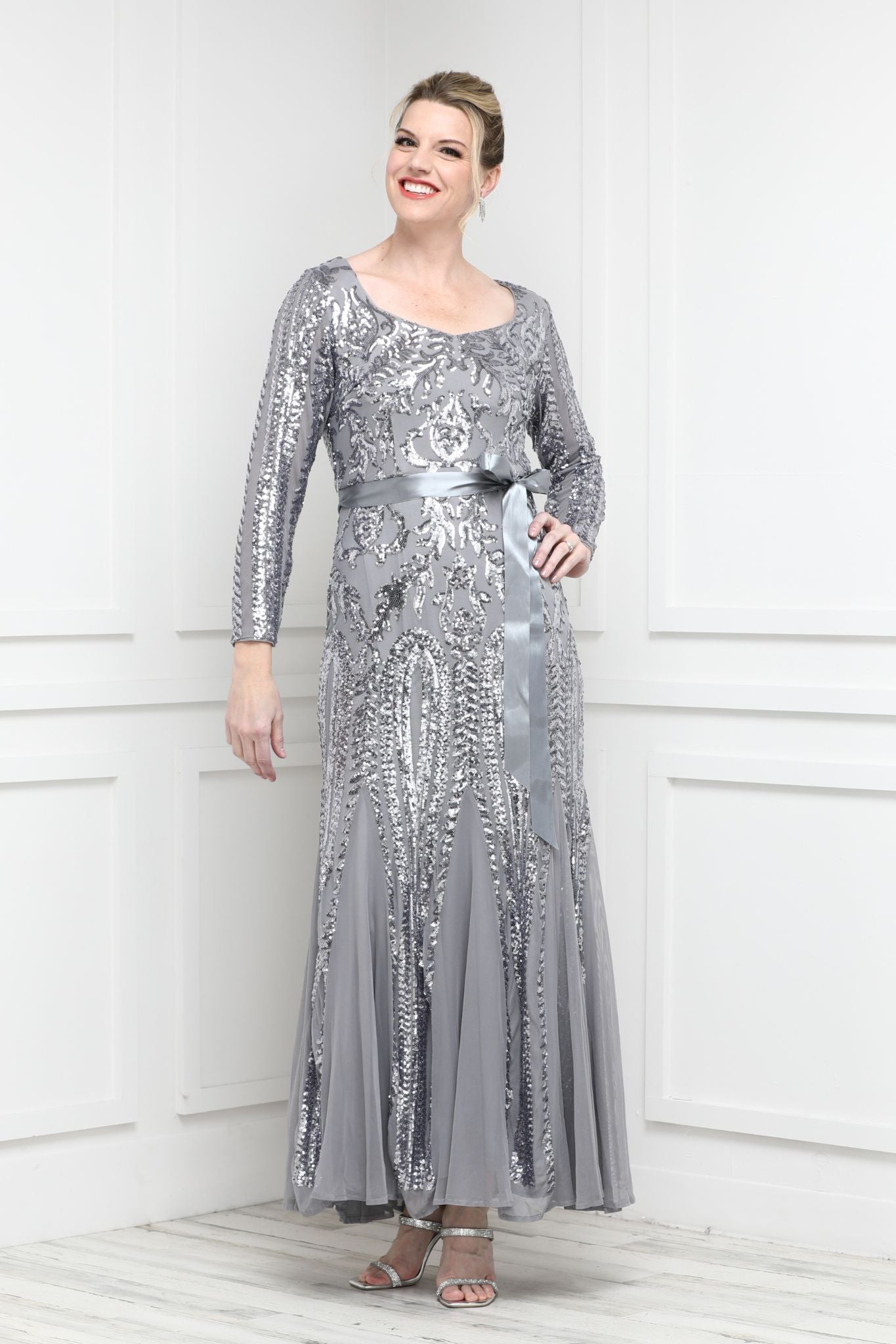 Silver Mermaid Halter Prom Dress With Lace Applique, Beaded Backless  Design, And Sweep Train For Modest Evening Parties From Topfashion_dress,  $123.02 | DHgate.Com